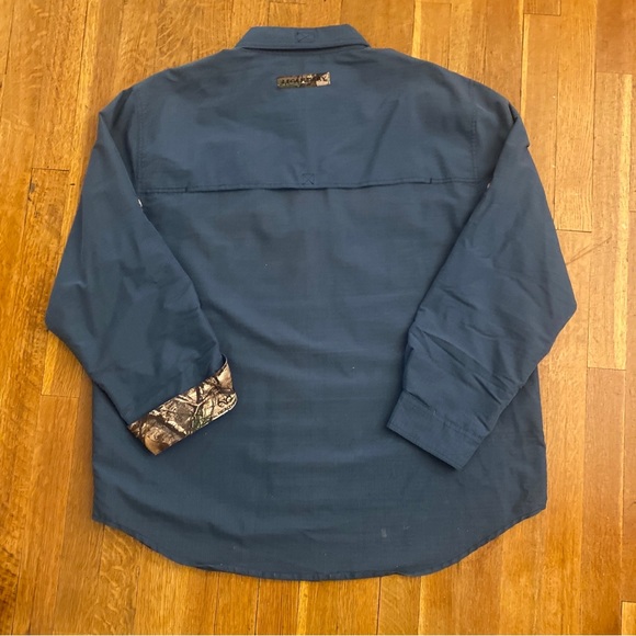 Legendary Whitetails Men's XL Blue Long Sleeve Button Up Shirt Camo Flip Cuff. - Picture 3 of 13